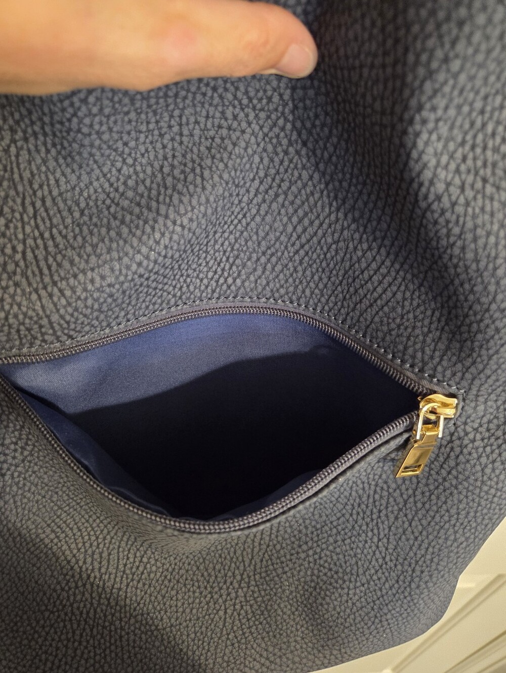 Sondra Roberts Blue Studded Hobo Bag Peppled Texture - Picture 7 of 8